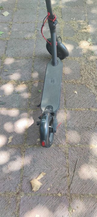 Patinete eléctrico.Rueda delantera nueva.Negociabl