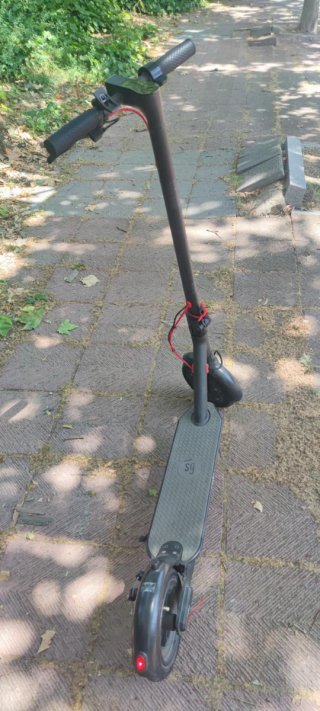 Patinete eléctrico.Rueda delantera nueva.Negociabl