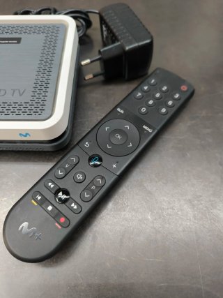 Desco UHD Wifi Movistar con Mando
