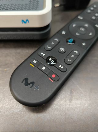 Desco UHD Wifi Movistar con Mando