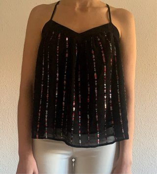 Top negro con lentejuelas multicolor