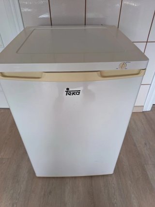 Congelador vertical Teka- 4 cajones (pequeño)