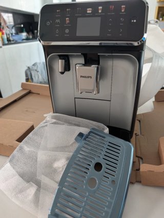 Cafetera Philips 5500 LatteGo Gris