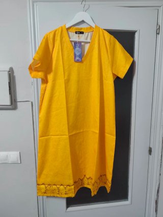 Vestido beige con etiqueta talla única
