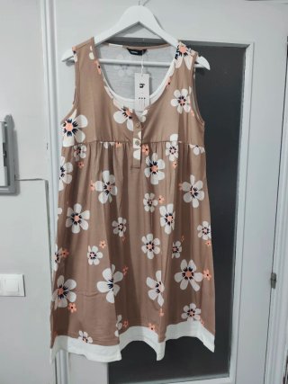 Vestido beige con etiqueta talla única