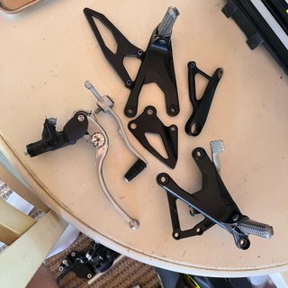 Estriberas y bomba de freno moto