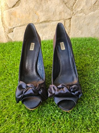 Zapatos de tacón Zara azúl marino con lazo