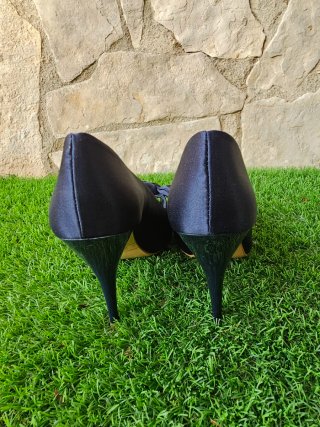 Zapatos de tacón Zara azúl marino con lazo