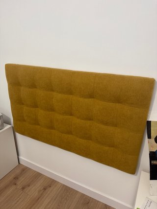 Cabecero tapizado mostaza 120x70