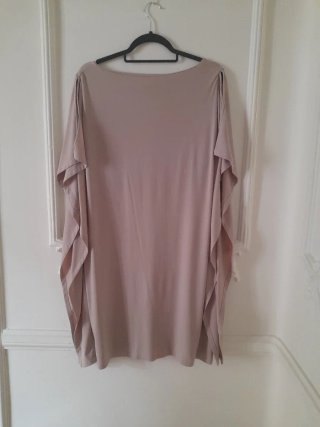 Vestido Alpha Studio Nude. Talla 40.Tipo túnica.