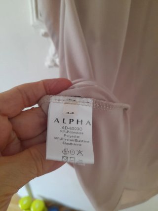 Vestido Alpha Studio Nude. Talla 40.Tipo túnica.