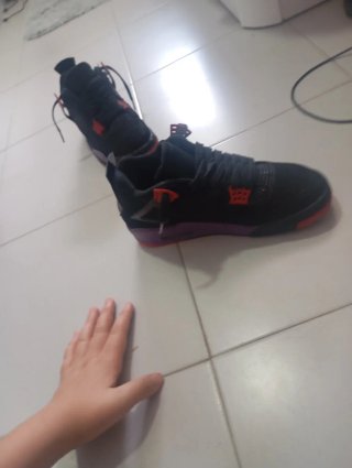 Jordan Retro 4 Talla 37/38 Negra Roja