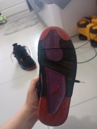 Jordan Retro 4 Talla 37/38 Negra Roja