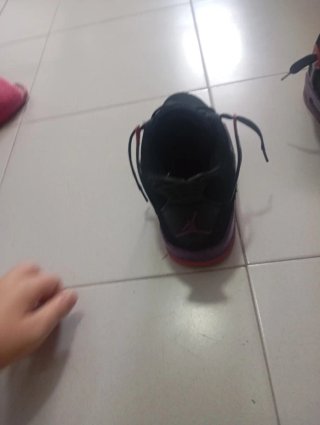 Jordan Retro 4 Talla 37/38 Negra Roja