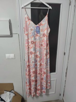 Vestidos variados nuevos con su etiqueta