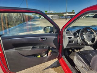 Suzuki Swift Rojo