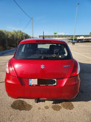 Suzuki Swift Rojo