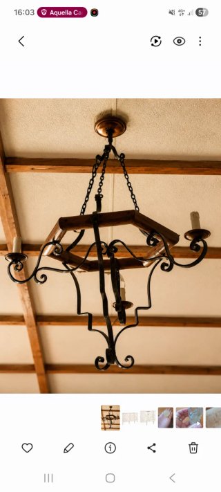 Lámpara de forja y madera
