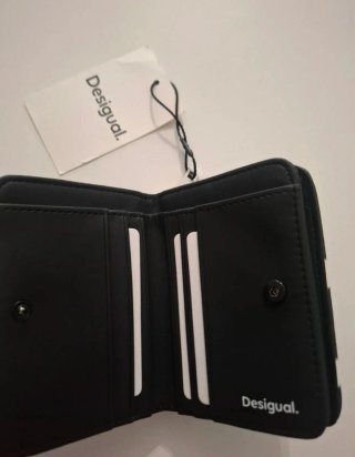 Monedero Desigual Topos Blanco Negro