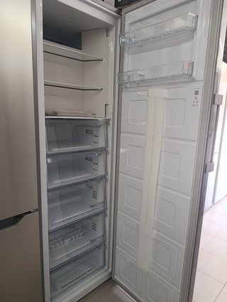 OFERTA! CONGELADOR VERTICAL NO FROST BEKO Inox