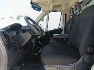 FIAT Ducato CHASIS CAJA CERRADA CON TRAMPILLA 140