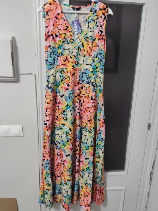 Variado de vestidos nuevos a estrenar con su etiqu