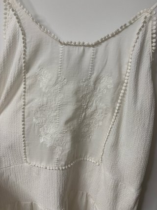 Vestido blanco con bordado