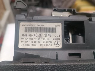 Pantalla extraible Mercedes W204