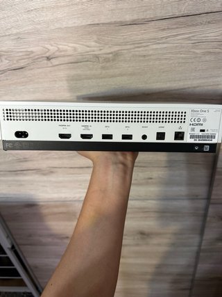 Xbox One S + 2 Giochi