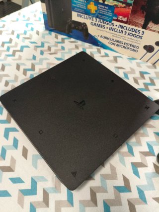 PS4 Slim 1TB Negra + 3 Juegos + Mando