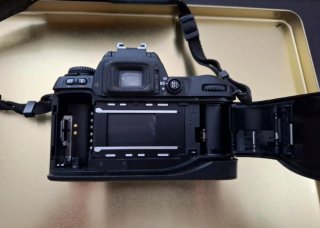 Nikon F80