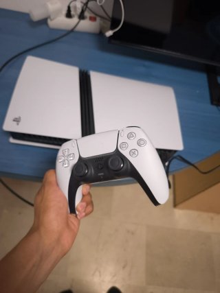 PlayStation 5 Pro Nueva (mando incluido)