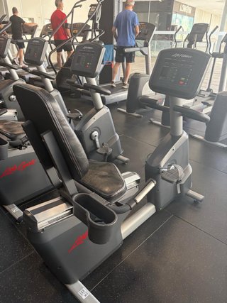 Nastro da corsa professionale Life Fitness