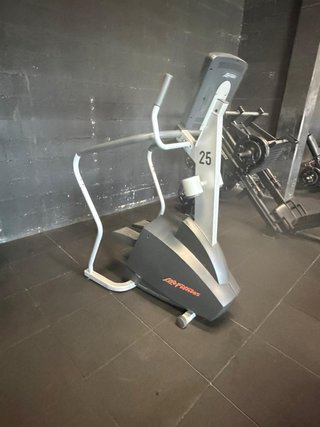 Nastro da corsa professionale Life Fitness