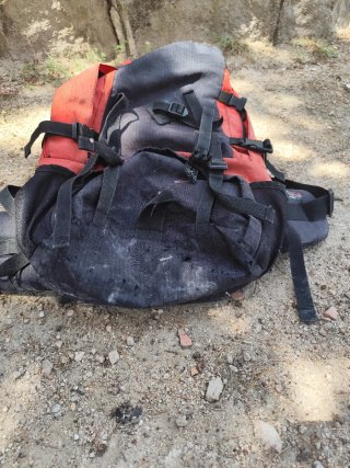 Mochila Montaña Eltsport 60L Negra/Roja