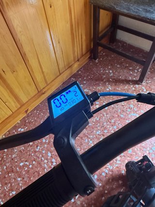 Patinete eléctrico negro