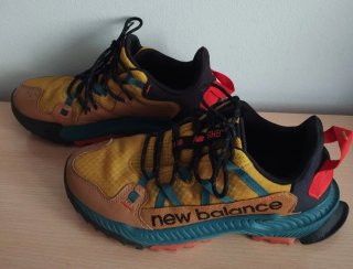 Zapatillas New Balance Trail Marrón/Amarillo