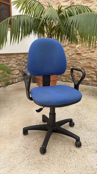 Silla de escritorio azul y negra