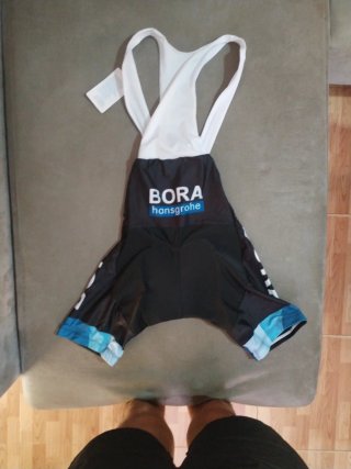 Conjunto Ciclismo BORA Culotte y Maillot