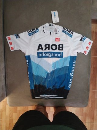 Conjunto Ciclismo BORA Culotte y Maillot
