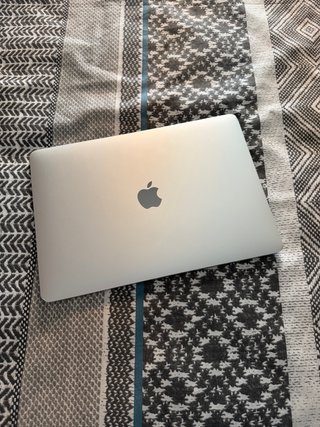 MacBook Air Retina 13” 2018 Plata