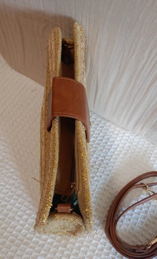 Bolso bandolera de paja con beige y dorado