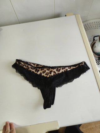 Pack 2 tangas H&M Talla M Animal Print y Negro