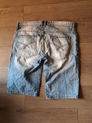 Pantalones cortos vaqueros rotos