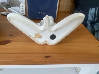 Figura de cerámica estilo yoga