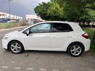 Toyota Auris 2011