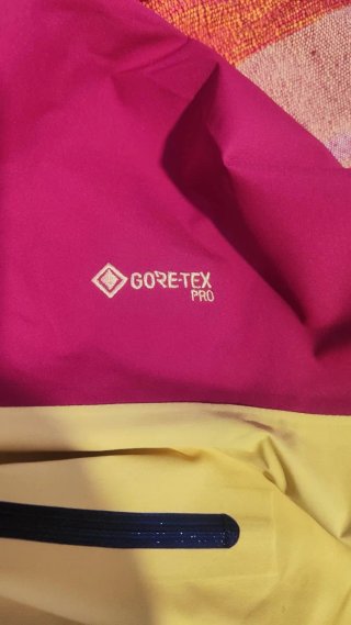 Chubasquero Arc'teryx Rojo/Azul/Amarillo