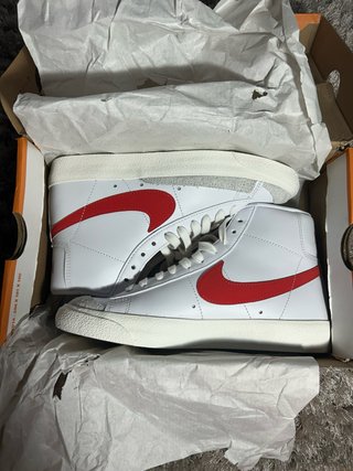 Nike Blazer Mid '77 Blancas y Rojas