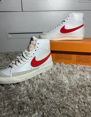 Nike Blazer Mid '77 Blancas y Rojas