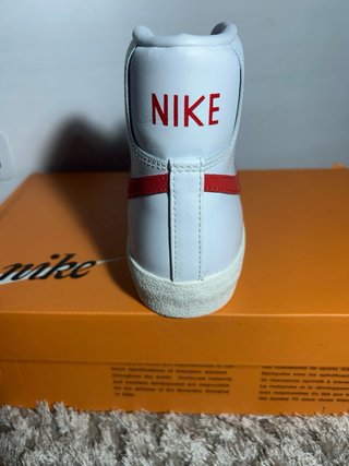 Nike Blazer Mid '77 Blancas y Rojas